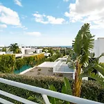 Dominica 10 Εστεπόνα