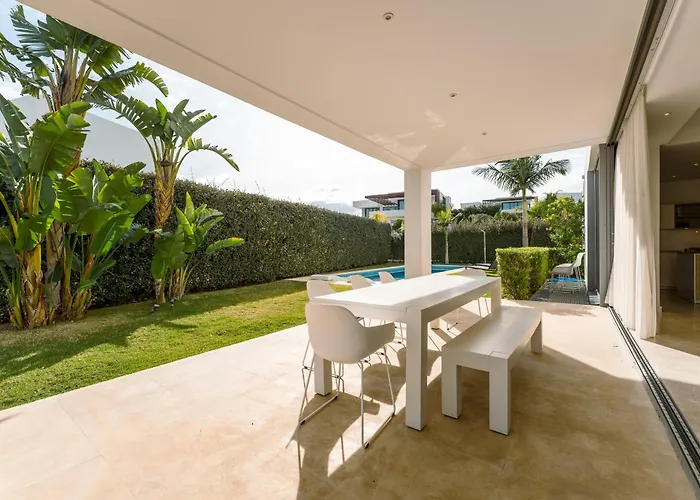 Dominica 10 * Estepona